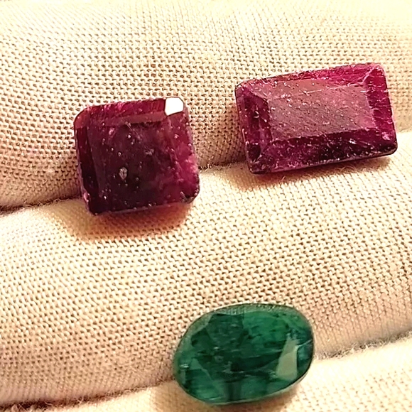 ☆ Gemstone Bundle 2pcs Ruby [27.7ctw]  1pcs Emerald [7.15ctw] Oval Cut ☆ - Picture 2 of 2